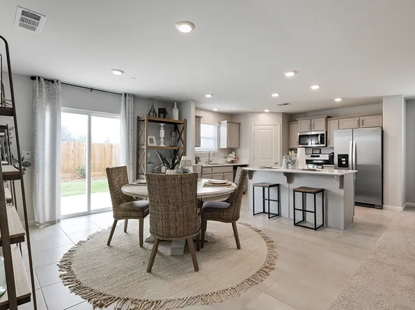 3661 N Ivanhoe Ave, Fresno, CA 93722