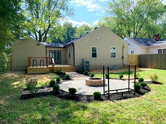 1916E65thBackYard_12272022