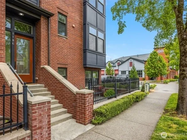 1186 NE Park Drive NE, Issaquah, WA 98029