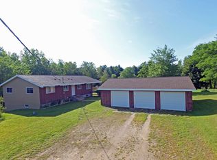 5825 Lade Beach Rd, Little Suamico, WI 54141