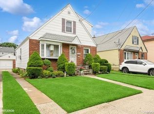 8554 261st St, Floral Park, NY