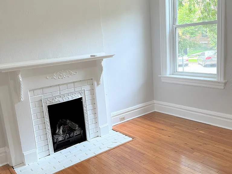 4273-4275 Russell Blvd #4273 — Photo 2