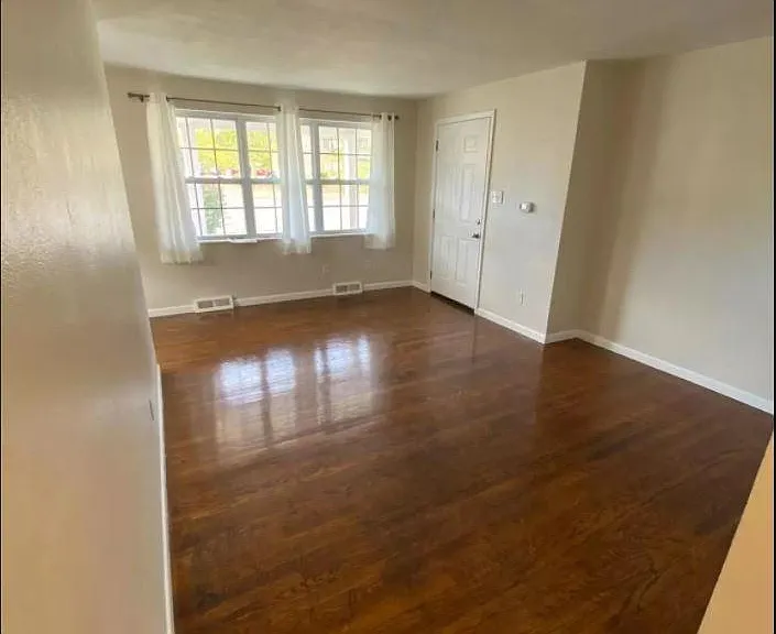 3412 Woodman Dr — Photo 2
