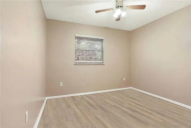 223 Robin Hood Dr — Photo 10
