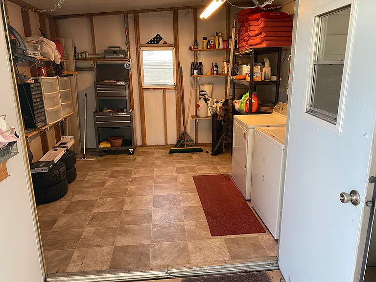 1411 W Schwartz Blvd — Photo 21