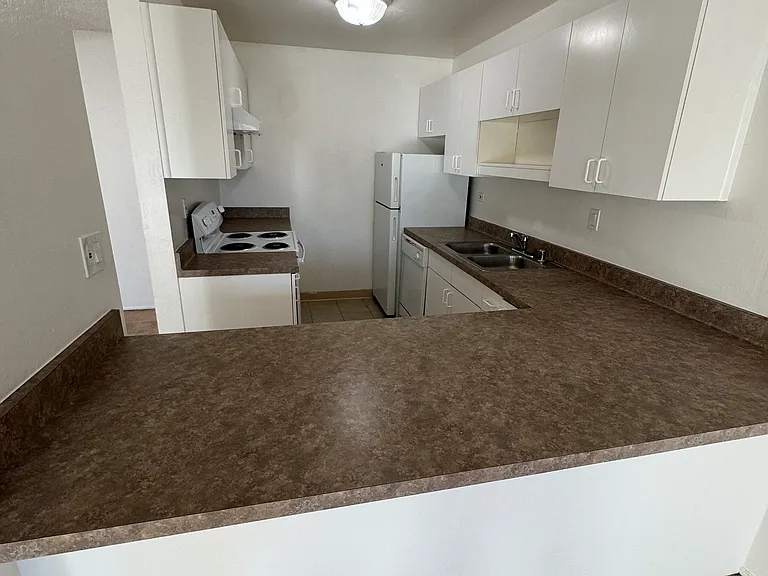 Kula Kai Apartments — Photo 13
