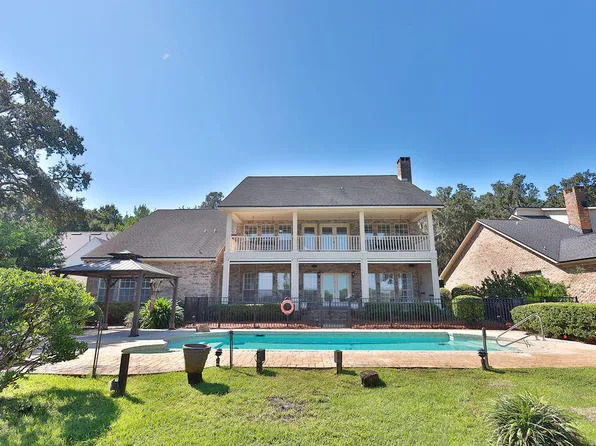 217 Yacht Club Dr, Fort Walton Beach, FL 32548