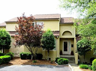 1959 Eastchester Dr UNIT C, High Pt, NC 27265