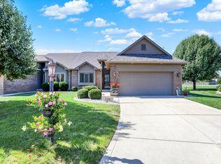 786 Stonemill Dr, Greenwood, IN