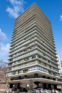 320 W Oakdale Ave APT 1701, Chicago, IL, 60657