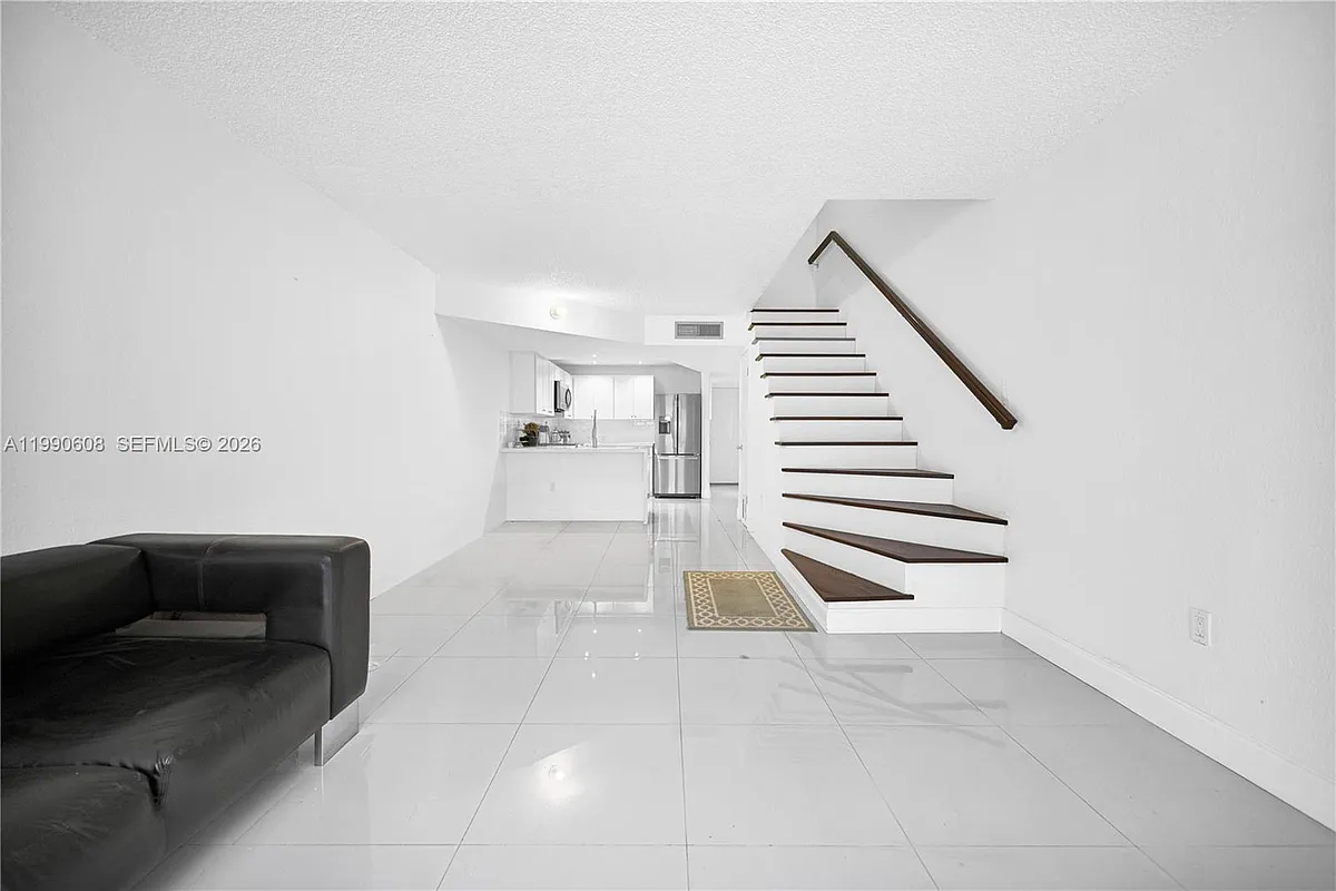 Building Photo - 240 W 68th St #213