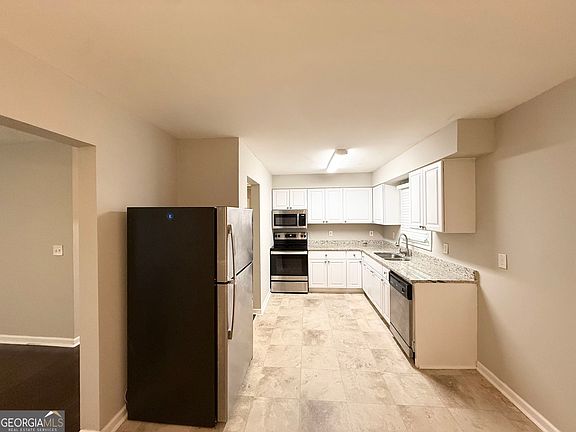 5th image of 3169 Pennington Cir SW