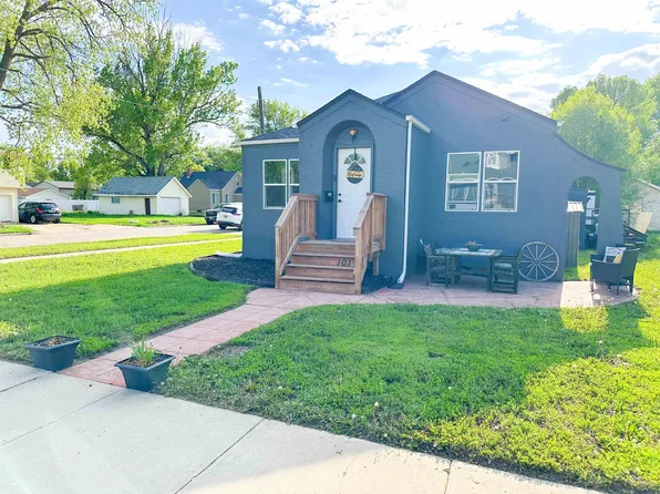 101 6th St NW, Minot, ND 58703