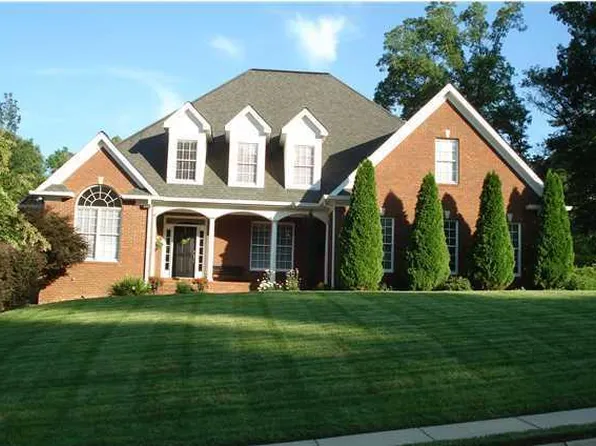1322 Emerald Pointe Dr, Soddy Daisy, TN 37379