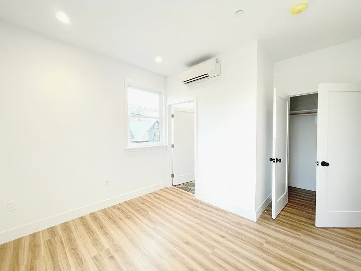 1325 W 24th St — Photo 33