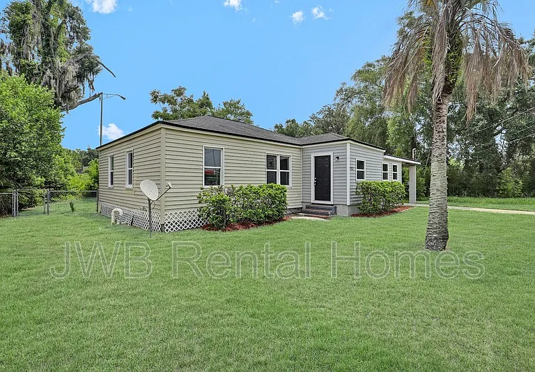 7823 Paul Jones Dr — Photo 16