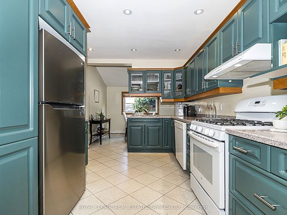5th image of 336 Queen St S #3