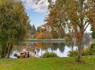 1178 Rhoda Ln, Esquimalt, BC V9A 4H2