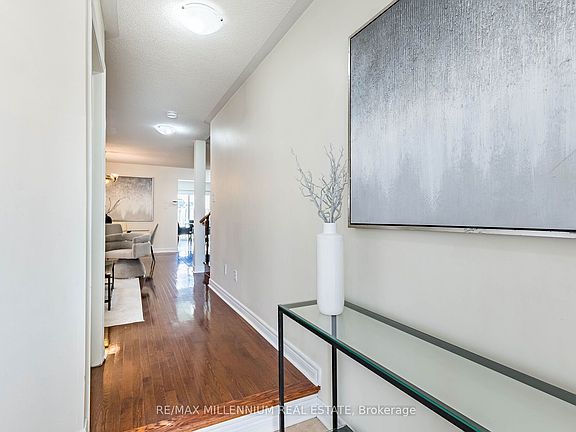 3rd image of 14 Vermont Rd