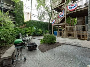 230-232 W. Willow St., Chicago, IL 60614