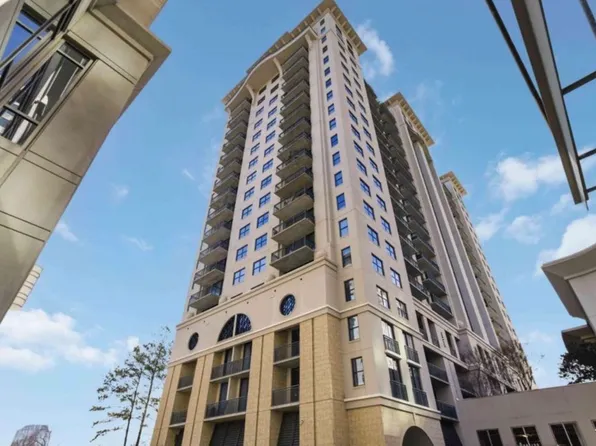 3040 Peachtree Rd NW, Atlanta, GA