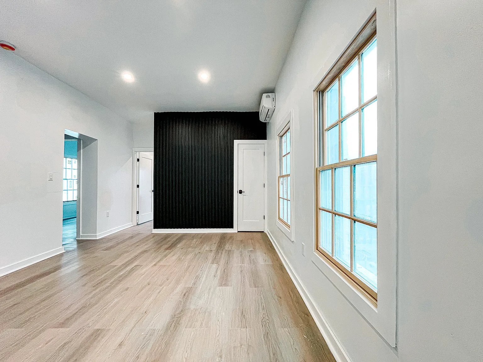 1 bed, 700 sqft, $2,083 — Photo 4