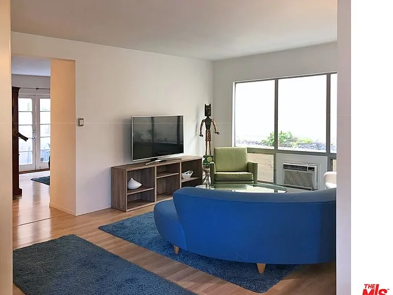 1145 Larrabee St #3 — Photo 5