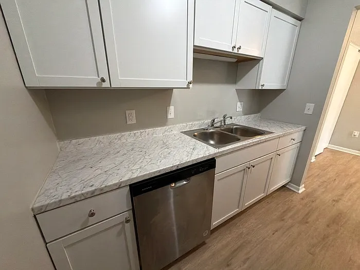 429 S Sycamore St #8 — Photo 9