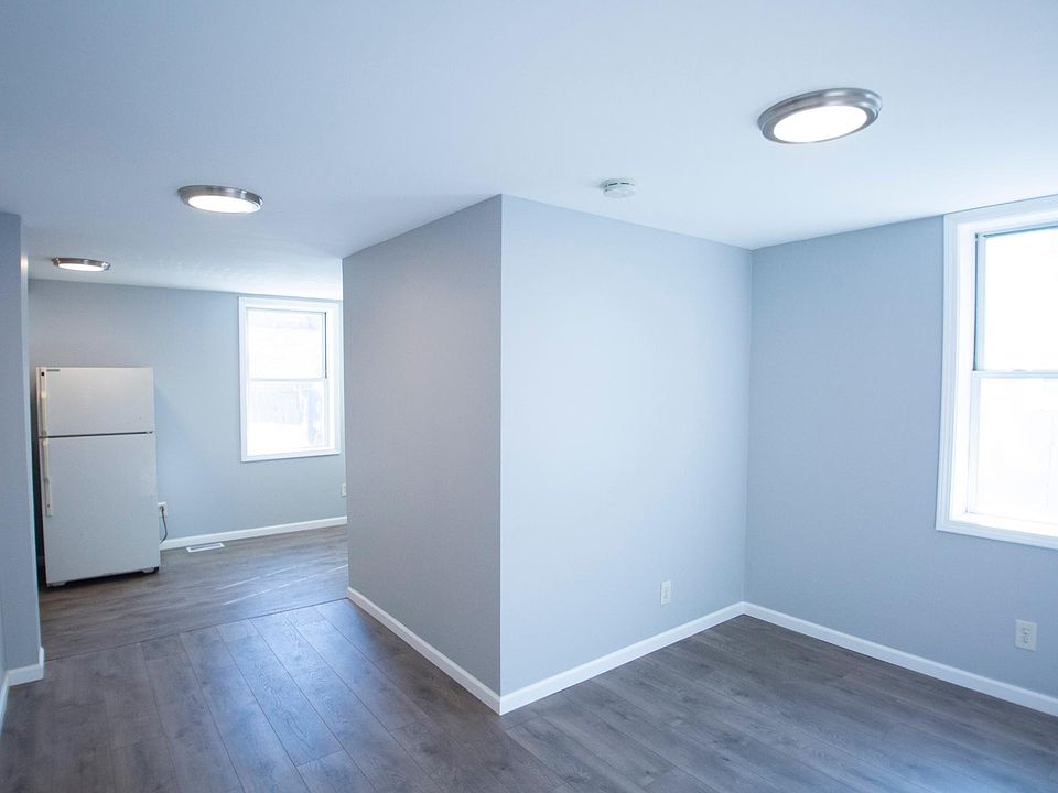1st image of 848 Broadway Ave NW APT 3