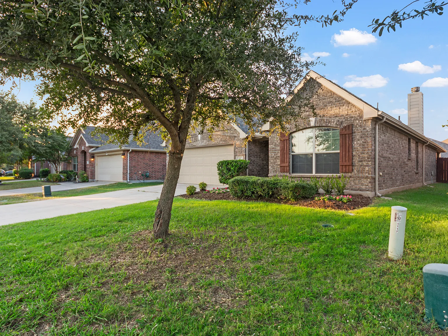 3 bed, 1830 sqft, $1,995 — Photo 3