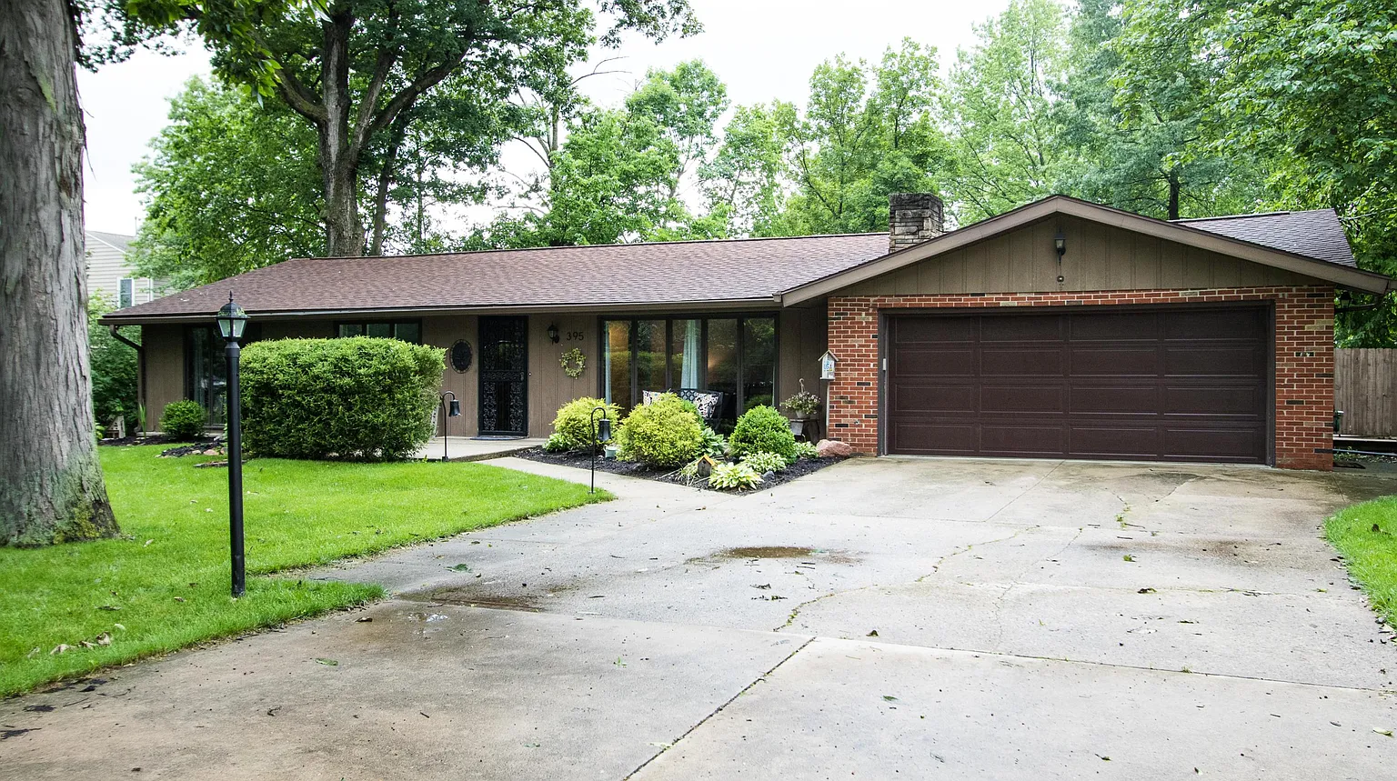 395 Hickory Ln photo 1