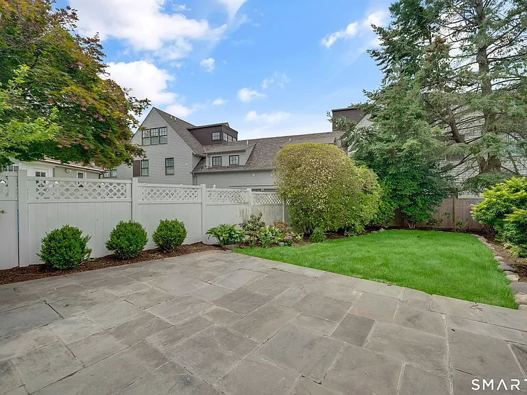 115 E Elm St — Photo 21
