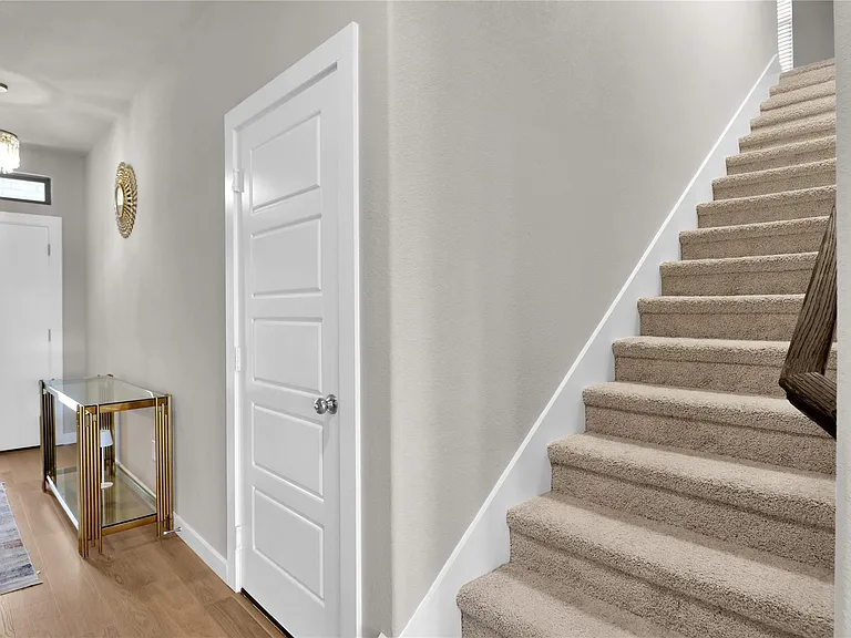 10604 Long Trail Dr — Photo 2