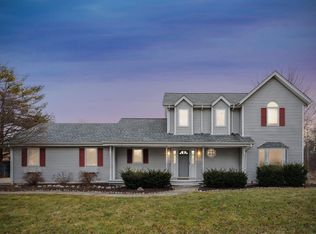 3500 Woodview Ln, Saukville, WI 53080