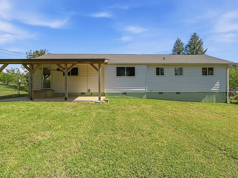 1276 Phils Dr — Photo 20