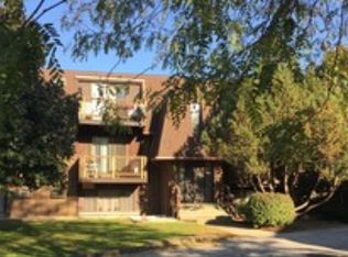 1412 Pioneer Rd #3, Crest Hill, IL 60403