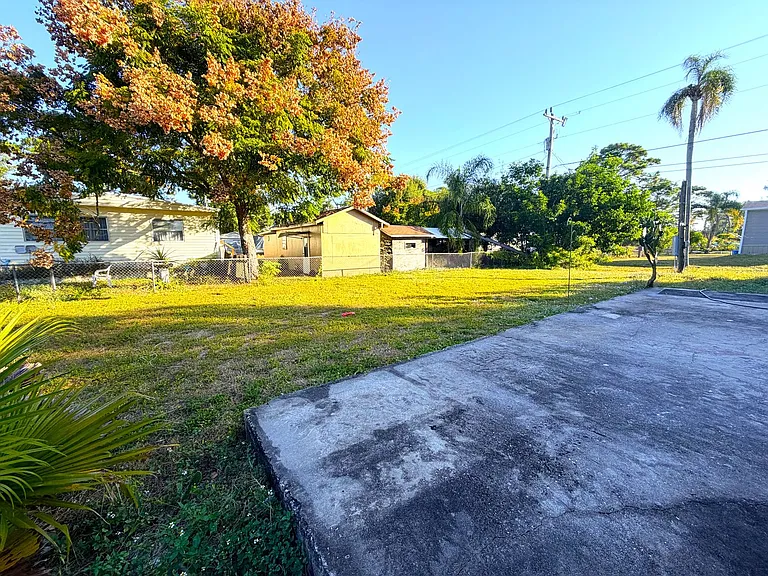 8115 Tolles Dr — Photo 13