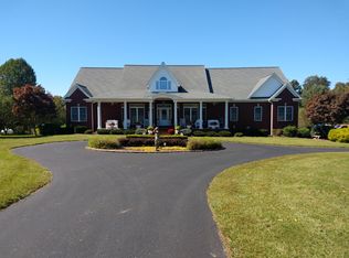 450 Galbraith Ln, Lafayette, TN 37083