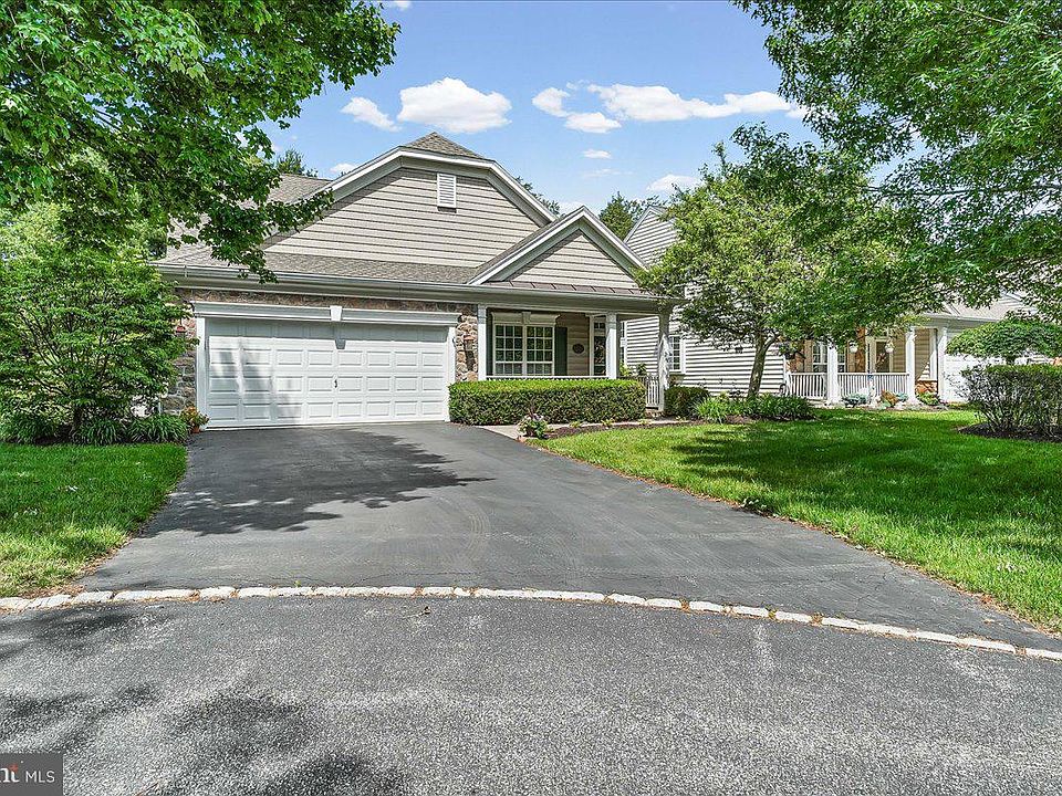 1st image of 112 Petunia Dr