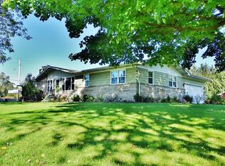 104 16th St SE, Demotte, IN 46310