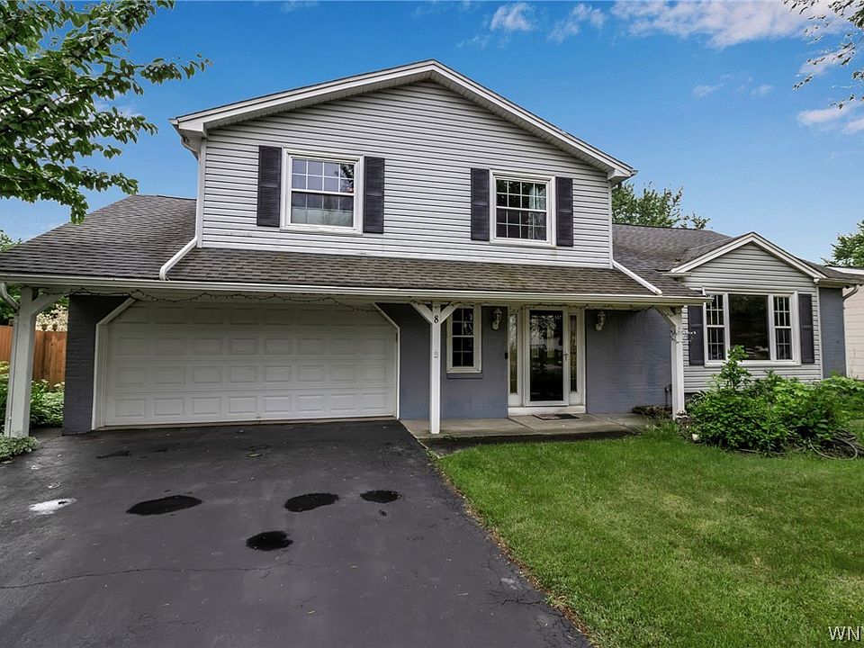 1st image of 8 Ravenwood Dr