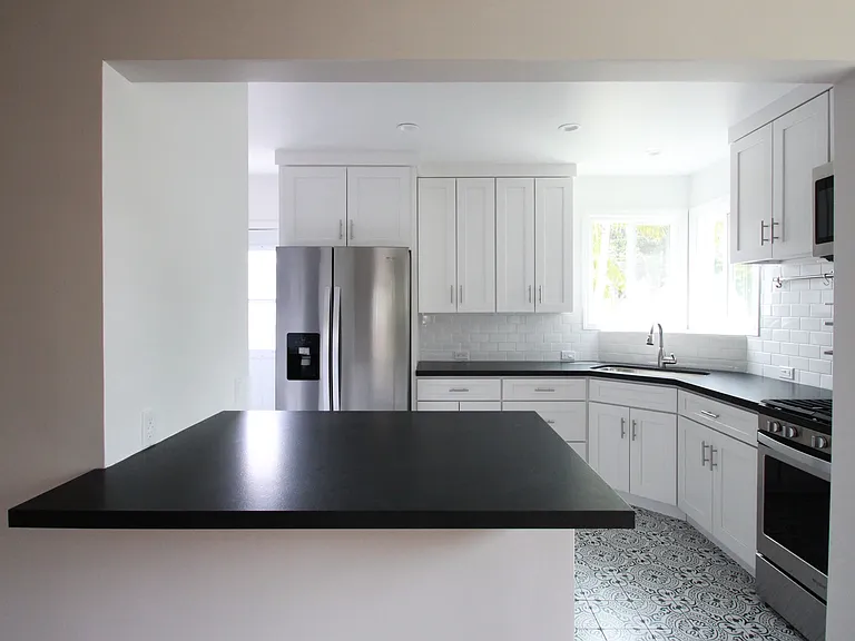 2732 S Westgate Ave — Photo 5