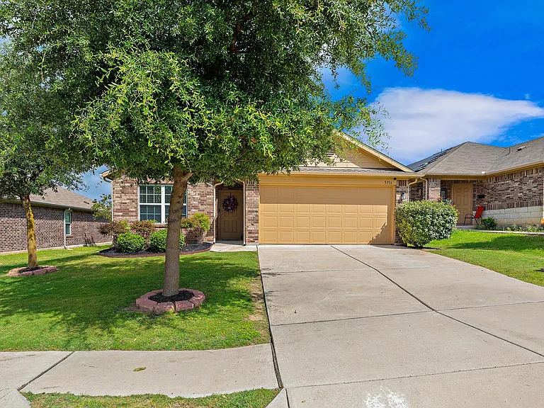 5916 Montrelia Dr — Photo 31