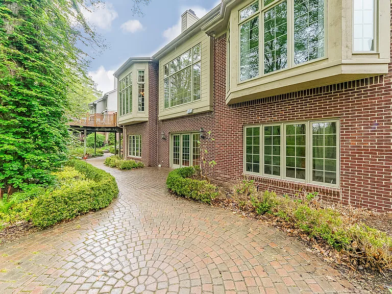16646 Brooklane Blvd — Photo 56