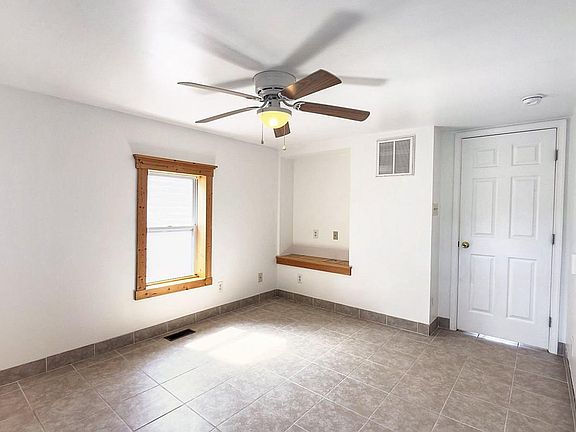5th image of 318 Ritenour St