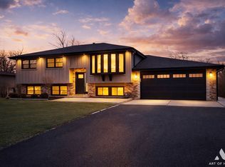 10521 Fitzsimmons Dr, Palos Park, IL 60464