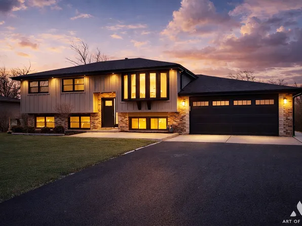 10521 Fitzsimmons Dr, Palos Park, IL 60464