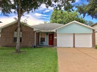 1827 Oak Ridge Dr, Kemah, TX 77565