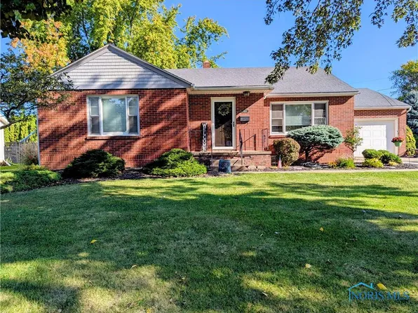 604 W Leggett St, Wauseon, OH 43567