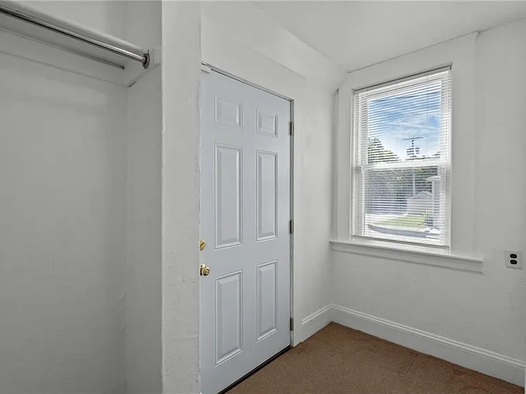 9 Gardner Ave — Photo 2